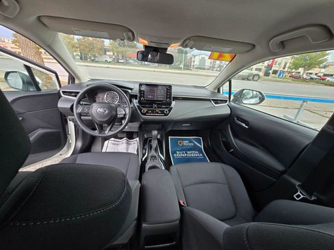 Used 2021 Toyota Corolla LE image 17