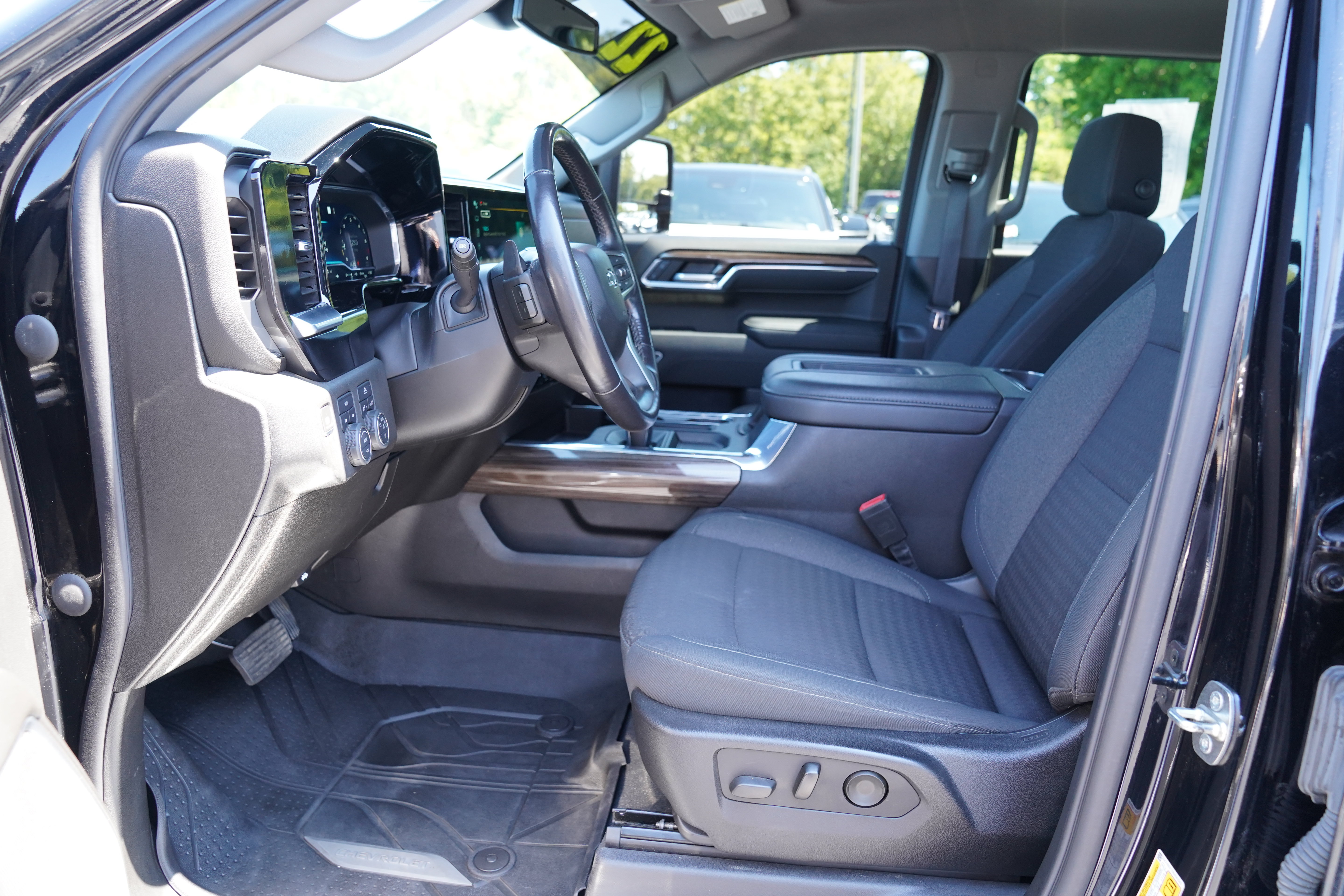 Used 2022 Chevrolet Silverado 1500 RST AWD/4WD image 4