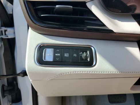 New 2026 Buick Enclave Avenir w/ Super Cruise Package FWD image 30
