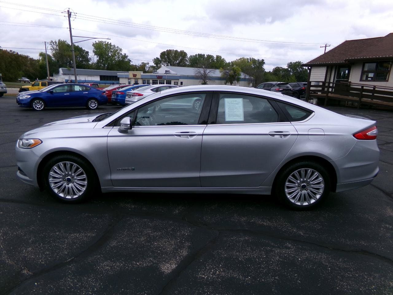 Used 2014 Ford Fusion SE FWD image 6