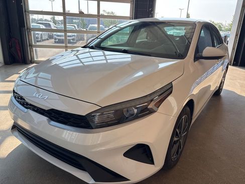 Certified 2024 Kia Forte LXS FWD image 6