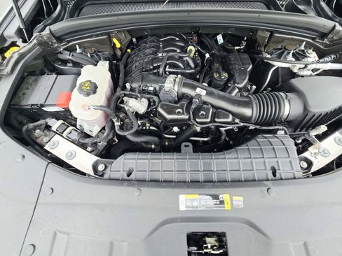 Used 2025 Jeep Grand Cherokee Laredo w/ Luxury Tech Group I AWD/4WD image 18