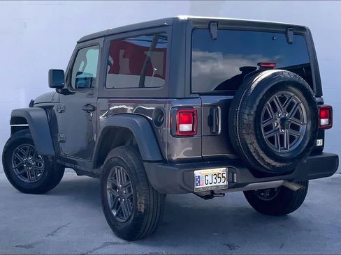 Used 2025 Jeep Wrangler Sport AWD/4WD image 4