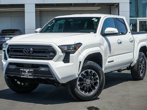 Used 2024 Toyota Tacoma SR5 image 1