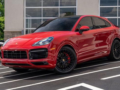 Used 2021 Porsche Cayenne GTS AWD/4WD image 2
