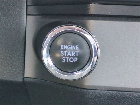 Used 2022 Toyota Tacoma TRD Off-Road w/ Technology Package image 32