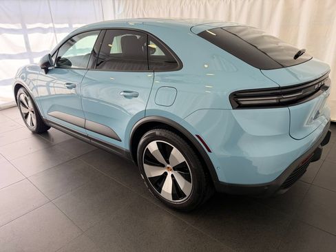 Certified 2026 Porsche Macan 4 Electric AWD/4WD image 3