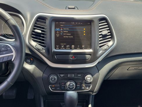 Used 2016 Jeep Cherokee Limited FWD image 18