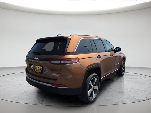 New 2026 Jeep Grand Cherokee Limited AWD/4WD image 3