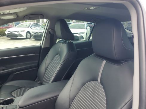 Used 2023 Toyota Camry SE image 18