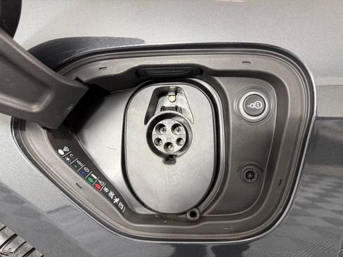 Certified 2022 Porsche Taycan RWD image 46
