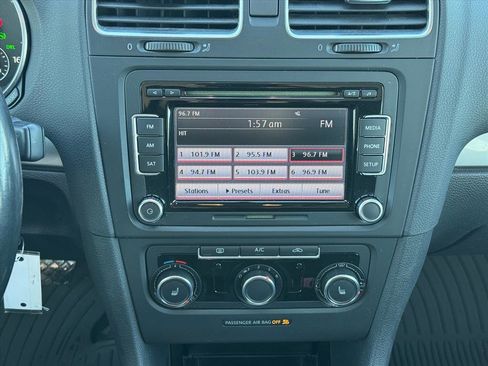 Used 2013 Volkswagen Golf TDI image 9