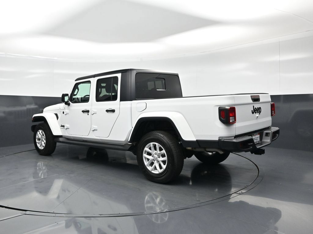 Used 2023 Jeep Gladiator Sport AWD/4WD image 7