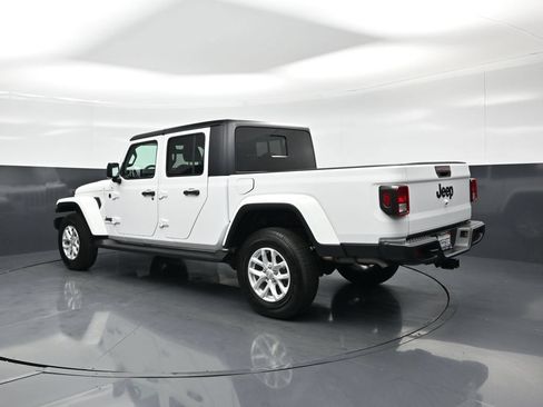 Used 2023 Jeep Gladiator Sport AWD/4WD image 7