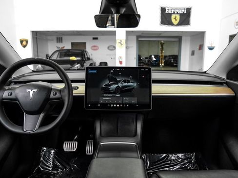 Used 2022 Tesla Model Y Performance AWD/4WD image 16