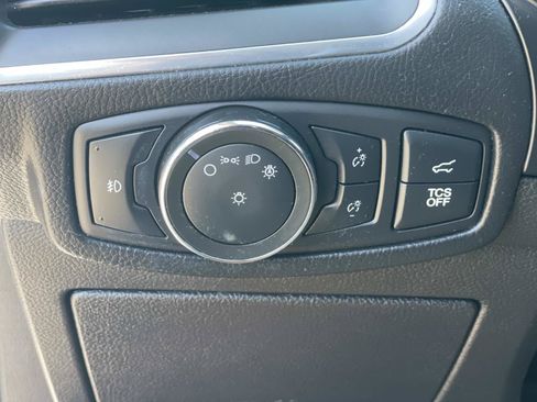 Used 2022 Ford Edge Titanium AWD/4WD image 17