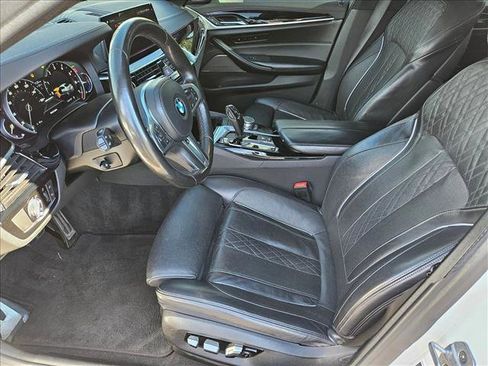 Used 2018 BMW M550i xDrive image 15