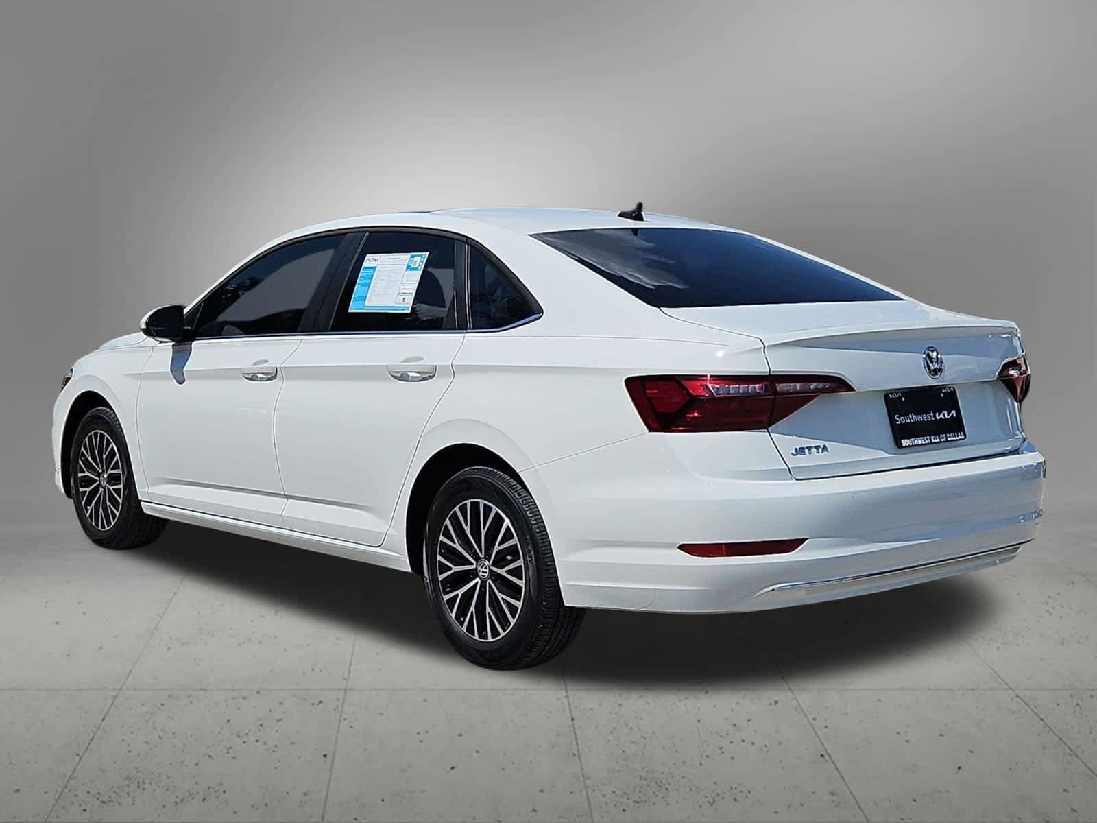 Used 2020 Volkswagen Jetta SE w/ SE Cold Weather Package FWD image 4