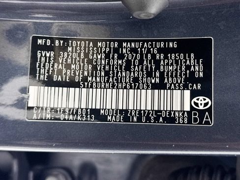 Used 2017 Toyota Corolla LE w/ Carpet Mat Package (TMS) FWD image 30