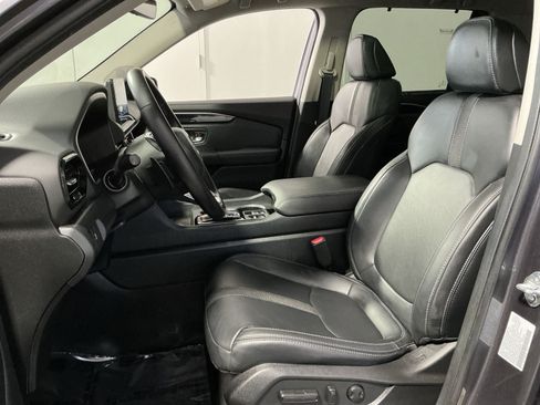 Used 2025 Honda Pilot Touring image 14