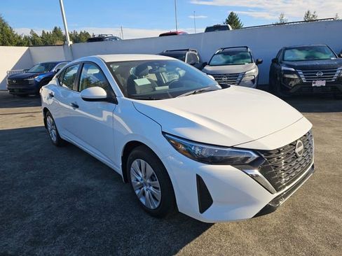 Used 2025 Nissan Sentra S image 3