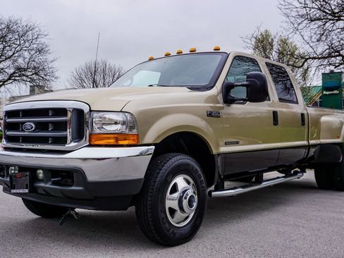 Used 2001 Ford F350 4x4 Crew Cab DRW Super Duty image 3
