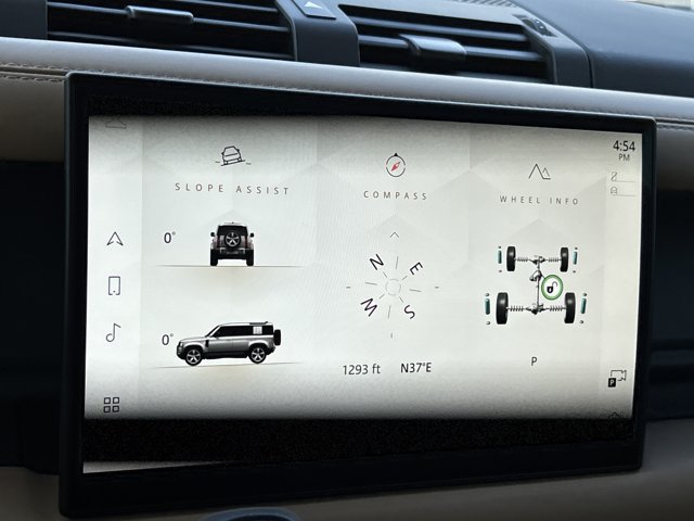Used 2025 Land Rover Defender 110 X-Dynamic SE AWD/4WD image 34