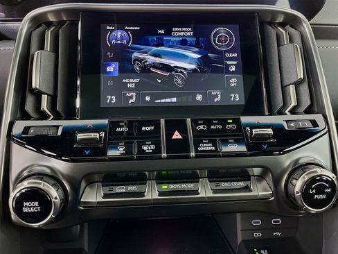 Used 2025 Lexus LX 700h Overtrail image 22
