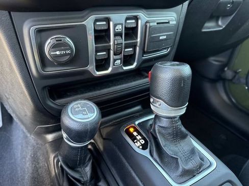 Used 2021 Jeep Wrangler Unlimited Islander image 27