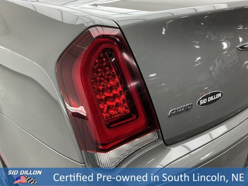 Used 2018 Chrysler 300 S image 21