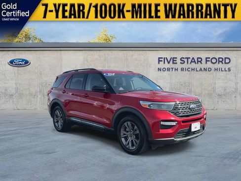 Used 2022 Ford Explorer XLT w/ Equipment Group 202A image 2