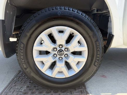 Used 2022 Nissan Frontier SV AWD/4WD image 27