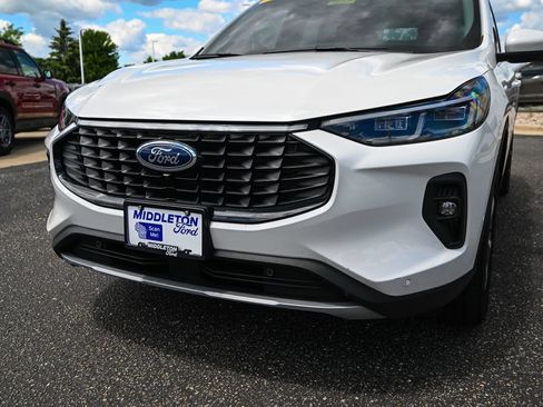 Certified 2024 Ford Escape Platinum w/ Premium Technology Package AWD/4WD image 11