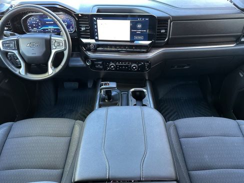 Used 2023 Chevrolet Silverado 1500 LT Trail Boss w/ Convenience Package II image 3