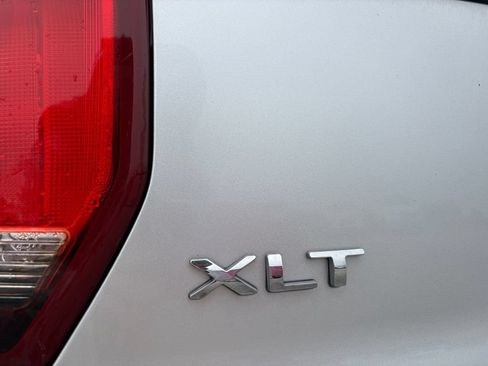 Used 2018 Ford Explorer XLT w/ XLT Appearance Package AWD/4WD image 46