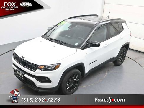 Used 2024 Jeep Compass Latitude w/ Convenience Group AWD/4WD image 26