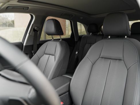 Certified 2025 Audi Q5 Premium w/ Convenience Package image 21