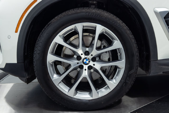Used 2026 BMW X5 xDrive40i AWD/4WD image 27