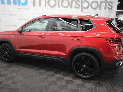 Used 2022 Volkswagen Taos SE AWD/4WD image 3