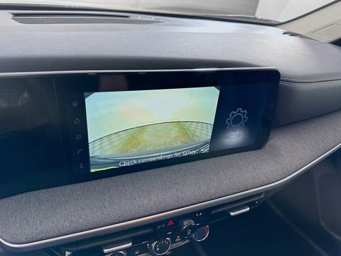 Used 2025 Nissan Kicks SV image 22