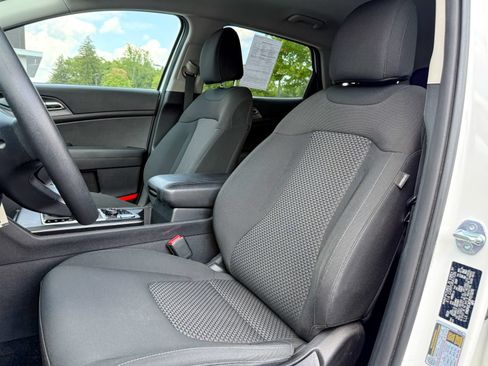 Used 2023 Kia Sportage LX AWD/4WD image 14