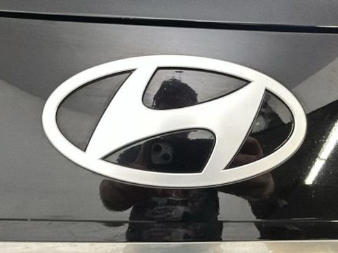 Used 2025 Hyundai Elantra SEL FWD image 8
