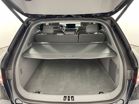 Used 2023 Lincoln Nautilus Reserve w/ Equipment Group 202A image 10