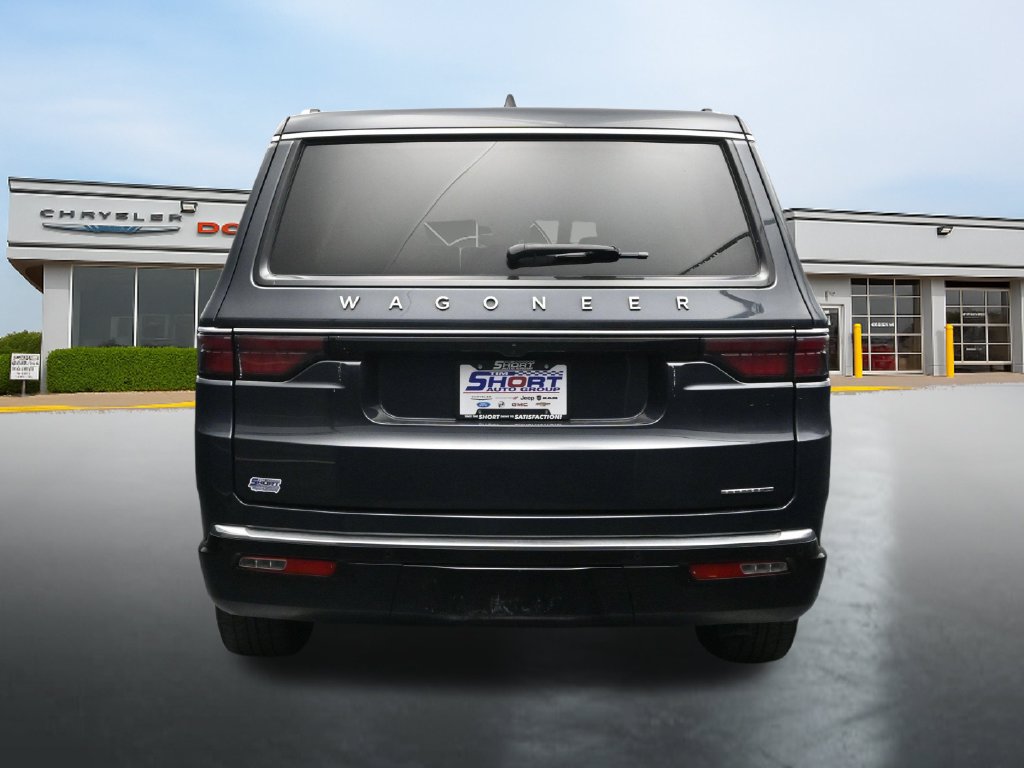 Used 2024 Jeep Wagoneer Series III AWD/4WD image 4