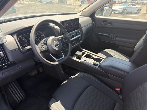 Used 2026 Nissan Pathfinder S AWD/4WD image 6