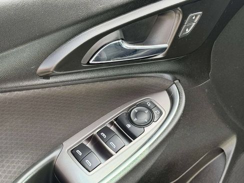 Used 2019 Chevrolet Malibu LT FWD image 17