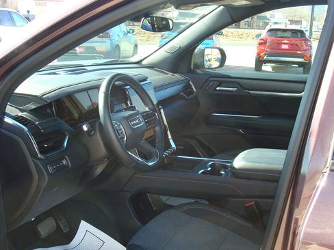 Used 2025 GMC Acadia Elevation image 8