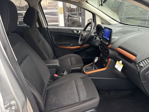 Used 2021 Ford EcoSport SE w/ SE Convenience Package image 12