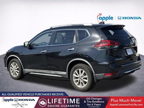 Used 2018 Nissan Rogue SV w/ Premium Package AWD/4WD image 4
