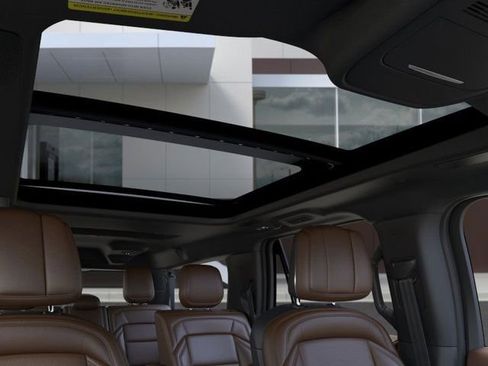 New 2026 Lincoln Navigator L Reserve AWD/4WD image 22